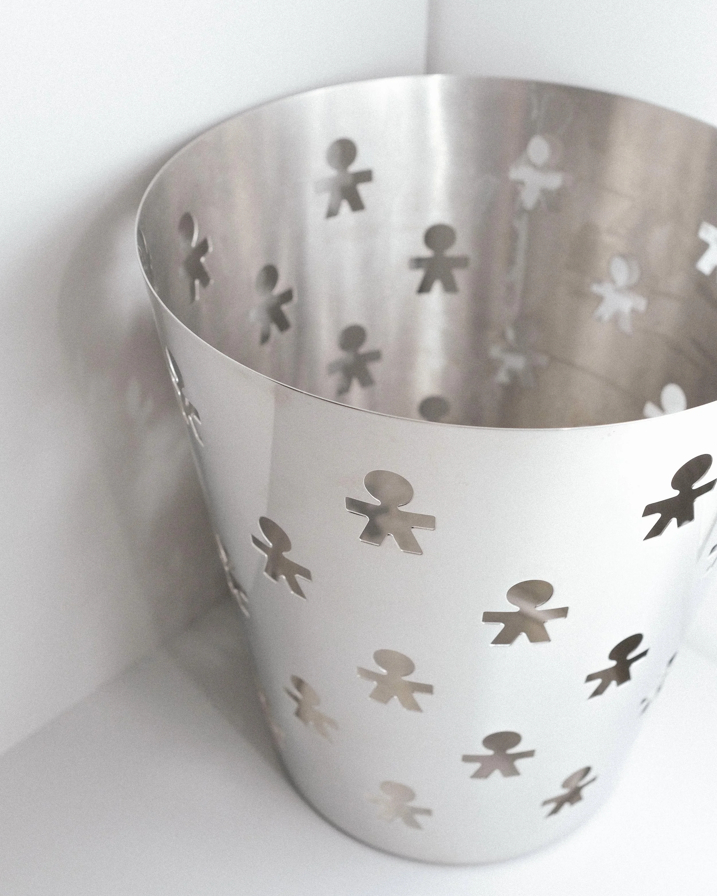 Alessi Tronco VASE - Archives Design | Leather Art | Leather Home
